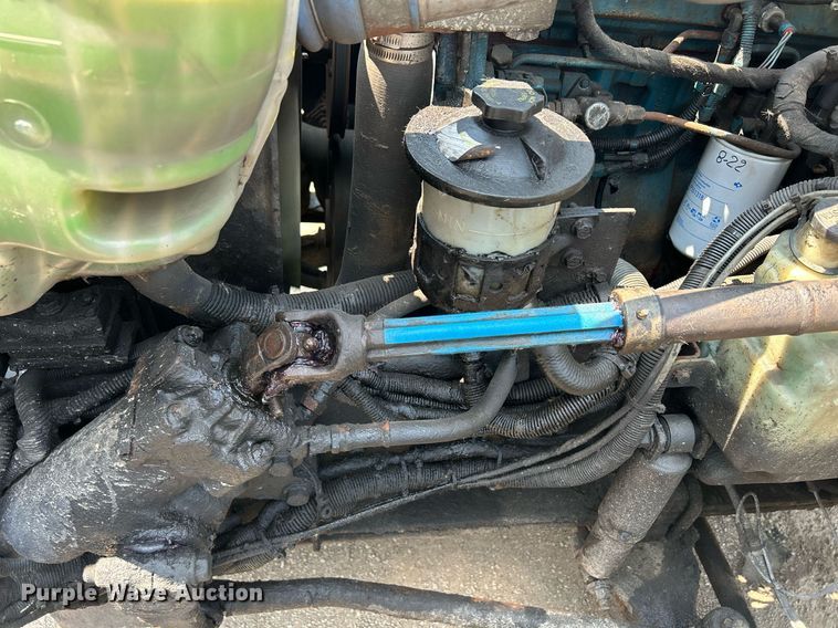 image for item DS8771 2005 International 4300  de-icer truck