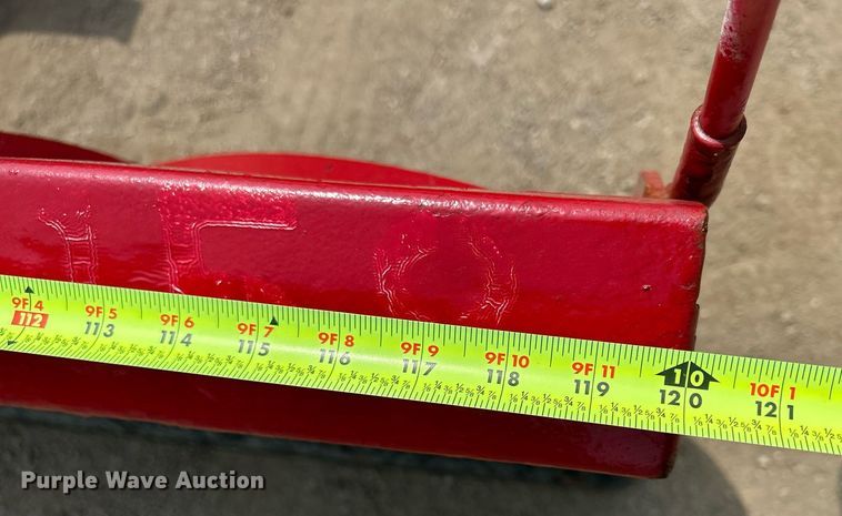 image for item DS8772 2004 International 4300  spreader truck