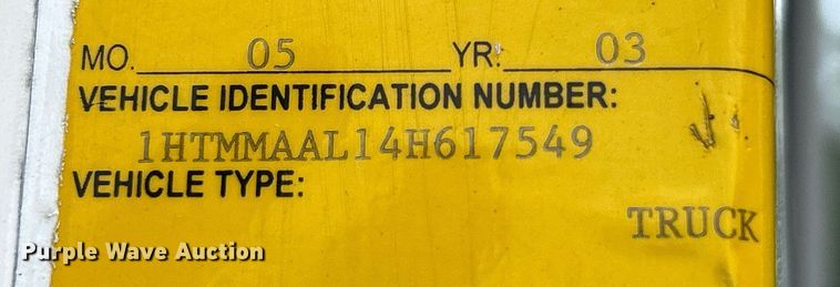 image for item DS8772 2004 International 4300  spreader truck