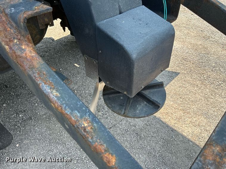 image for item DS8773 2013 International TranStar 8600  spreader truck