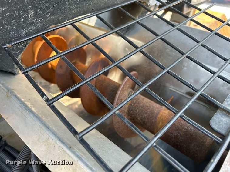 image for item DS8773 2013 International TranStar 8600  spreader truck