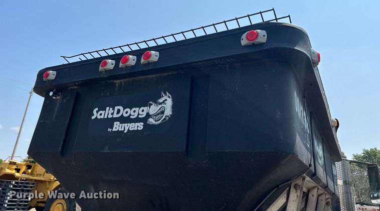 image for item DS8773 2013 International TranStar 8600  spreader truck