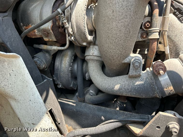 image for item DS8773 2013 International TranStar 8600  spreader truck