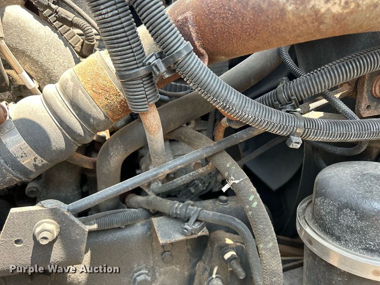 image for item DS8773 2013 International TranStar 8600  spreader truck