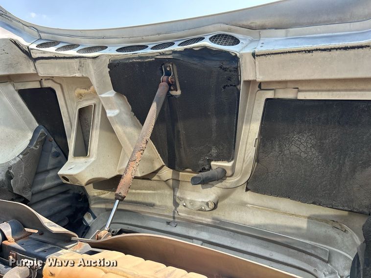 image for item DS8773 2013 International TranStar 8600  spreader truck