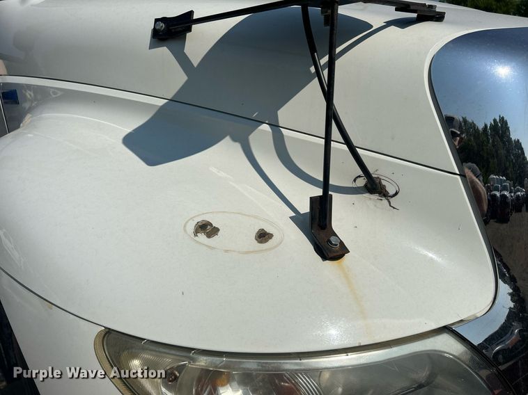 image for item DS8786 2014 International DuraStar 4300  spreader truck