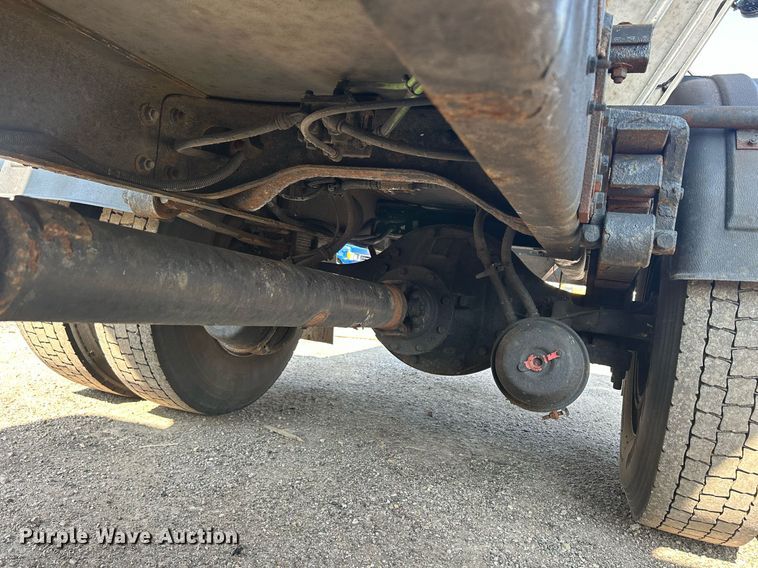 image for item DS8786 2014 International DuraStar 4300  spreader truck