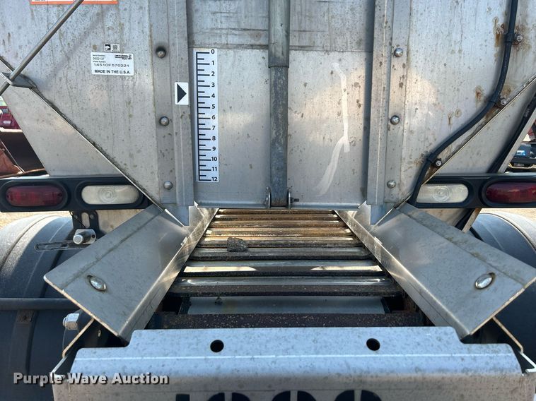 image for item DS8786 2014 International DuraStar 4300  spreader truck