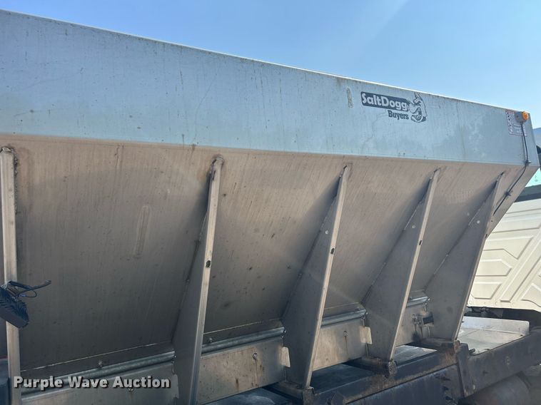 image for item DS8786 2014 International DuraStar 4300  spreader truck