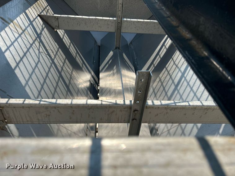 image for item DS8786 2014 International DuraStar 4300  spreader truck