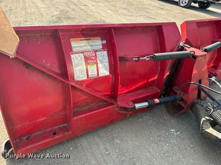 image for item DS8786 2014 International DuraStar 4300  spreader truck