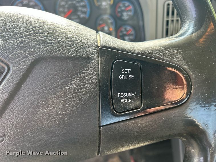 image for item DS8786 2014 International DuraStar 4300  spreader truck