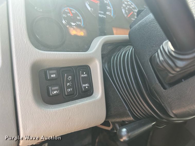 image for item DS8786 2014 International DuraStar 4300  spreader truck