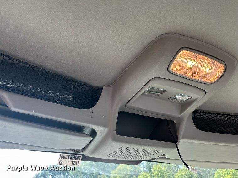 image for item DS8786 2014 International DuraStar 4300  spreader truck