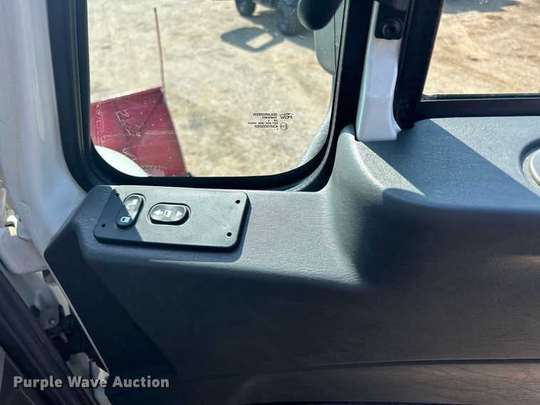 image for item DS8786 2014 International DuraStar 4300  spreader truck