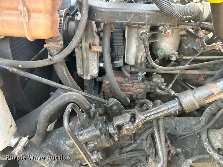 image for item DS8786 2014 International DuraStar 4300  spreader truck