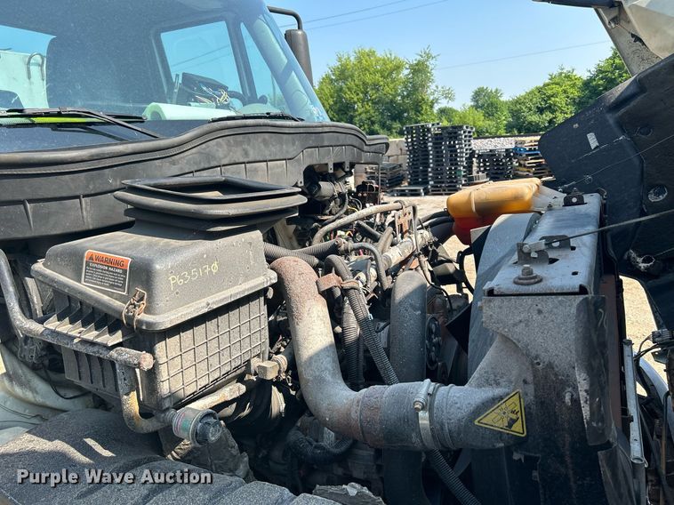 image for item DS8786 2014 International DuraStar 4300  spreader truck