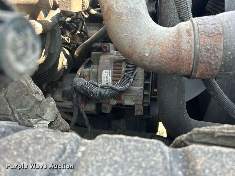 image for item DS8786 2014 International DuraStar 4300  spreader truck