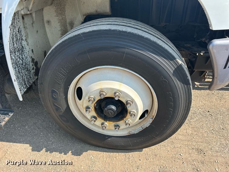 image for item DS8786 2014 International DuraStar 4300  spreader truck