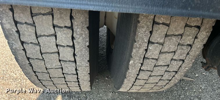 image for item DS8786 2014 International DuraStar 4300  spreader truck