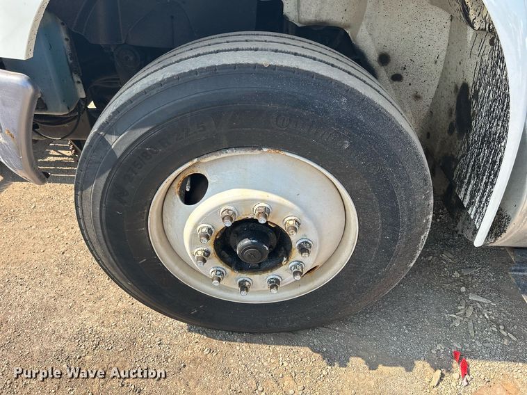 image for item DS8786 2014 International DuraStar 4300  spreader truck