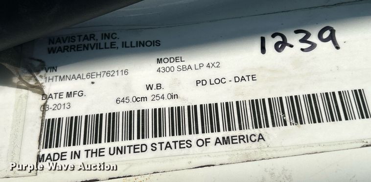 image for item DS8786 2014 International DuraStar 4300  spreader truck