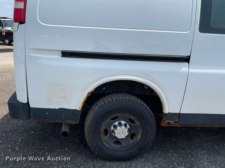 image for item DS8787 2009 Chevrolet Express 2500  van