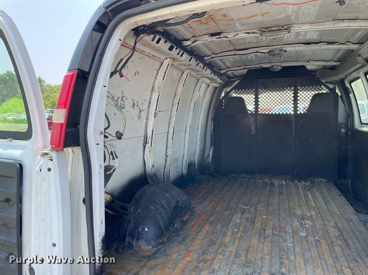 image for item DS8787 2009 Chevrolet Express 2500  van