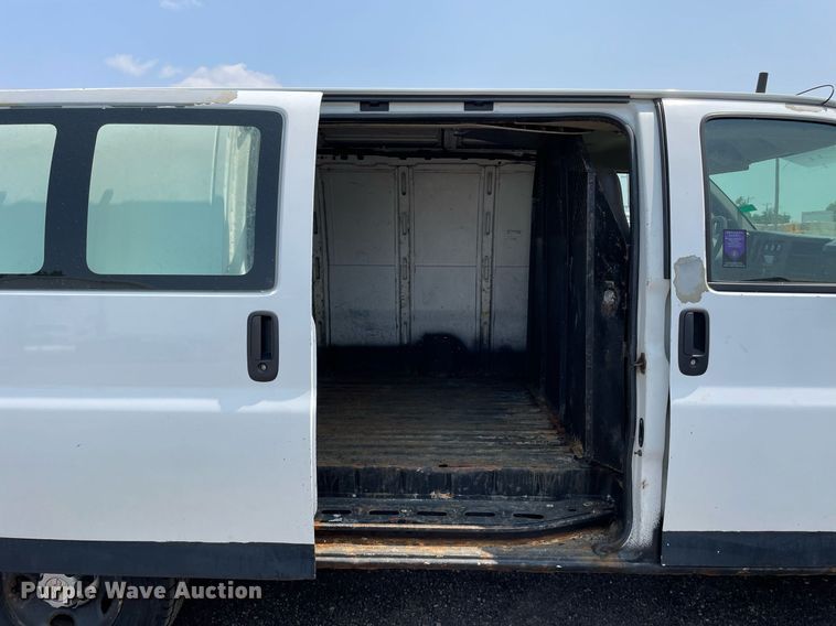 image for item DS8787 2009 Chevrolet Express 2500  van