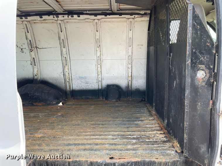 image for item DS8787 2009 Chevrolet Express 2500  van