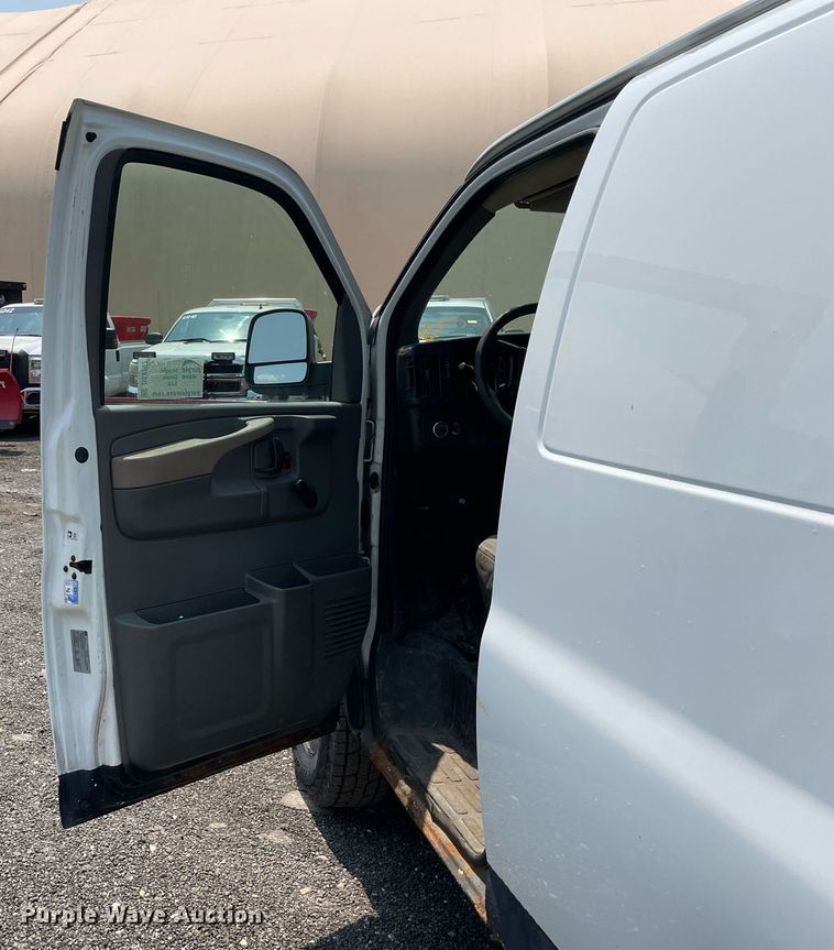 image for item DS8787 2009 Chevrolet Express 2500  van