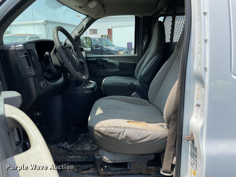 image for item DS8787 2009 Chevrolet Express 2500  van