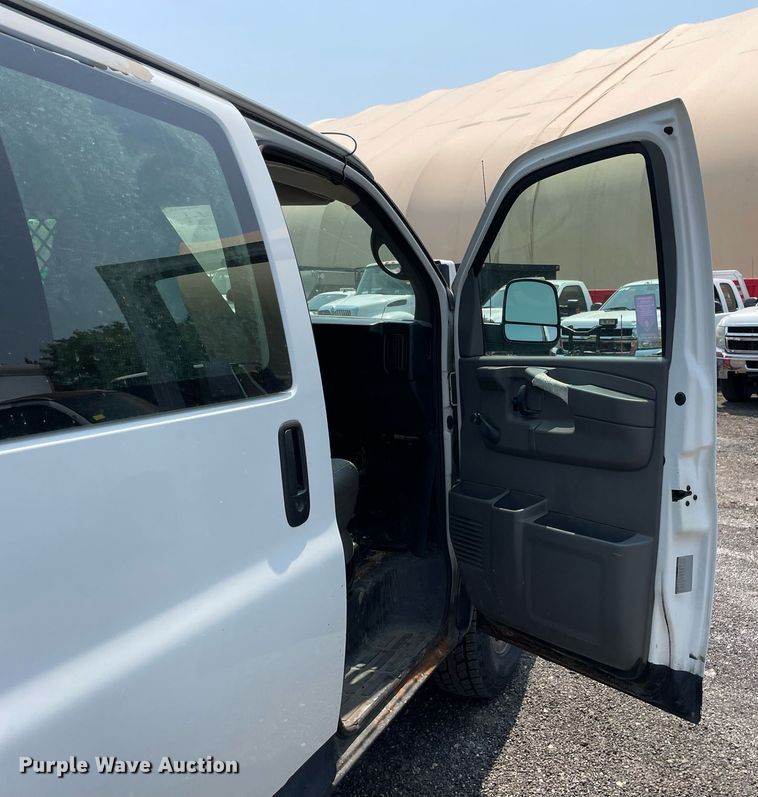 image for item DS8787 2009 Chevrolet Express 2500  van