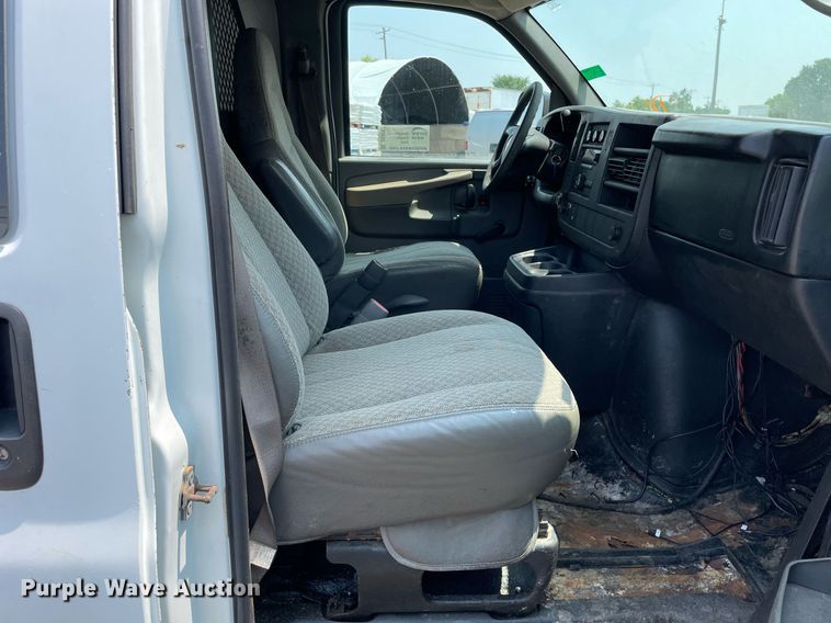 image for item DS8787 2009 Chevrolet Express 2500  van