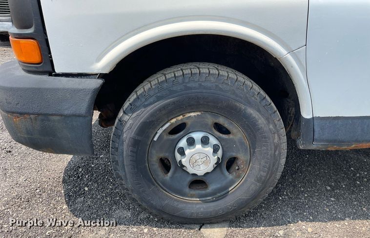 image for item DS8787 2009 Chevrolet Express 2500  van