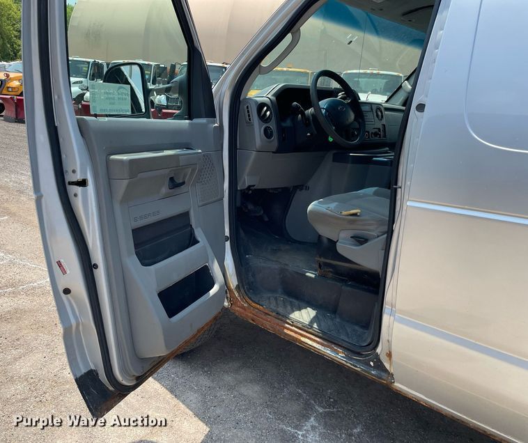 image for item DS8788 2011 Ford E250  van