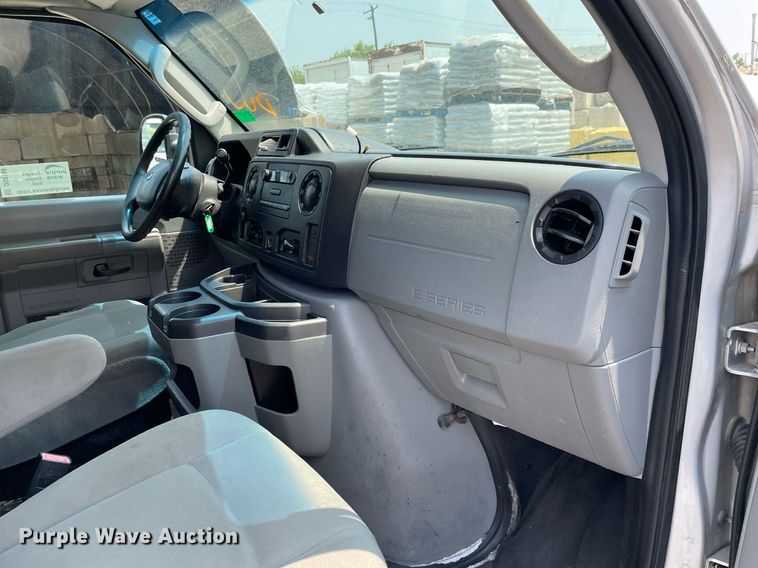 image for item DS8788 2011 Ford E250  van