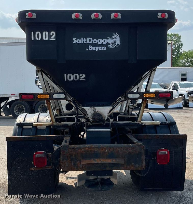 image for item DS8789 2006 International 4300  spreader truck