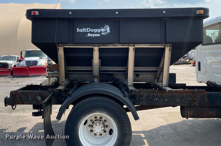 image for item DS8789 2006 International 4300  spreader truck