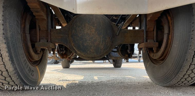 image for item DS8789 2006 International 4300  spreader truck