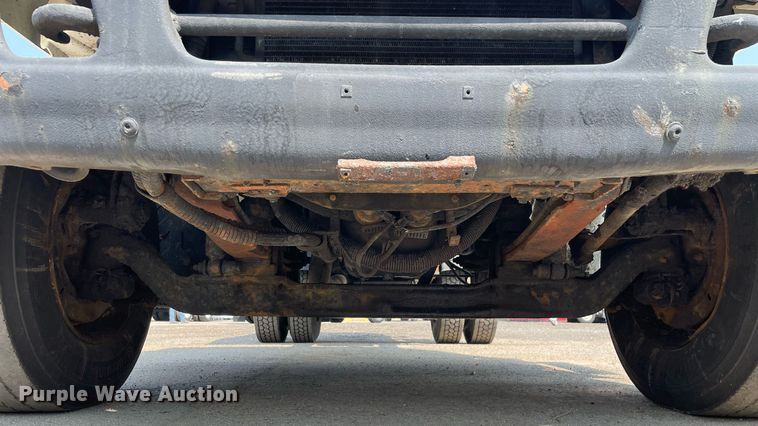 image for item DS8789 2006 International 4300  spreader truck