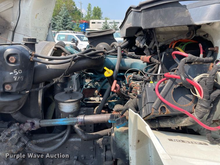 image for item DS8789 2006 International 4300  spreader truck