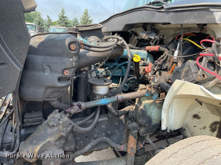 image for item DS8789 2006 International 4300  spreader truck