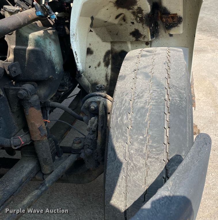 image for item DS8789 2006 International 4300  spreader truck