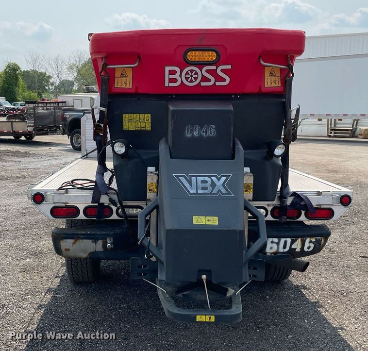 image for item DS8790 2004 Chevrolet Silverado 2500HD  Ext. Cab flatbed truck