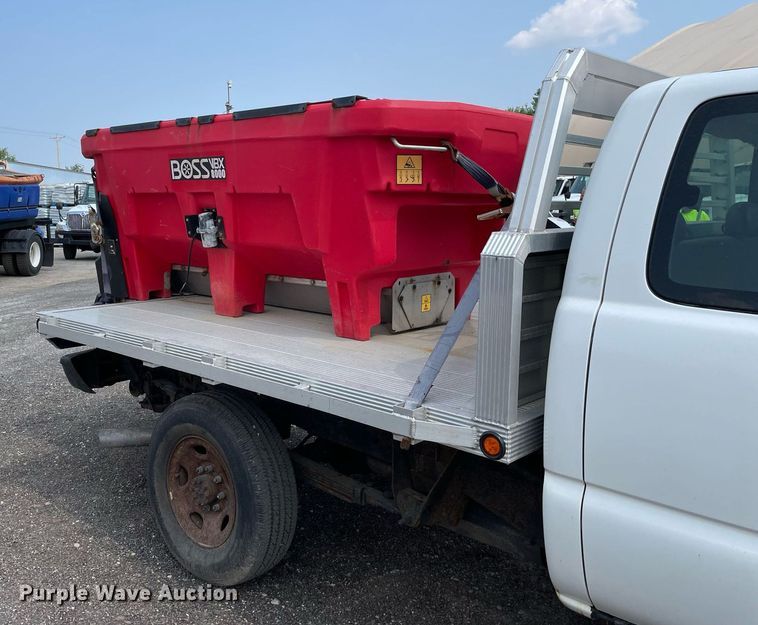 image for item DS8790 2004 Chevrolet Silverado 2500HD  Ext. Cab flatbed truck