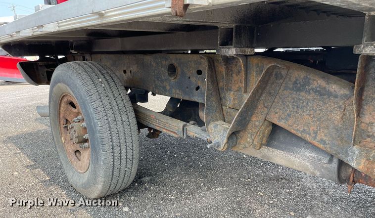 image for item DS8790 2004 Chevrolet Silverado 2500HD  Ext. Cab flatbed truck