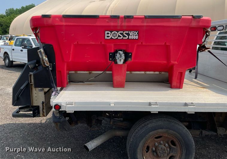 image for item DS8790 2004 Chevrolet Silverado 2500HD  Ext. Cab flatbed truck