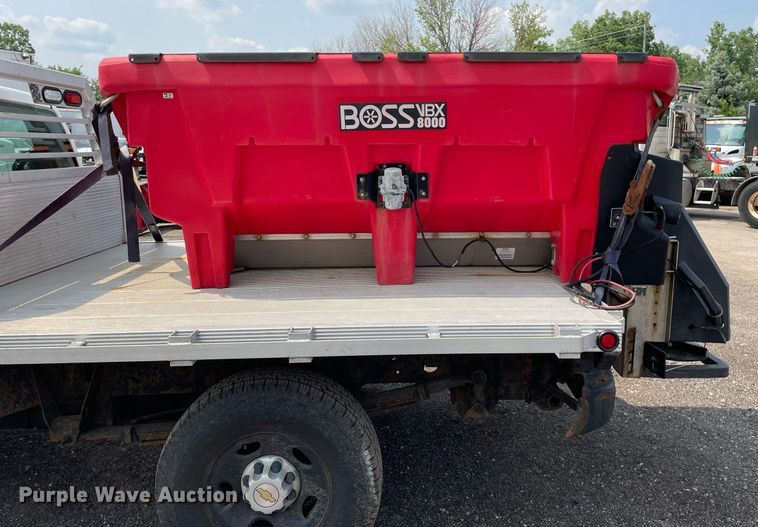 image for item DS8790 2004 Chevrolet Silverado 2500HD  Ext. Cab flatbed truck