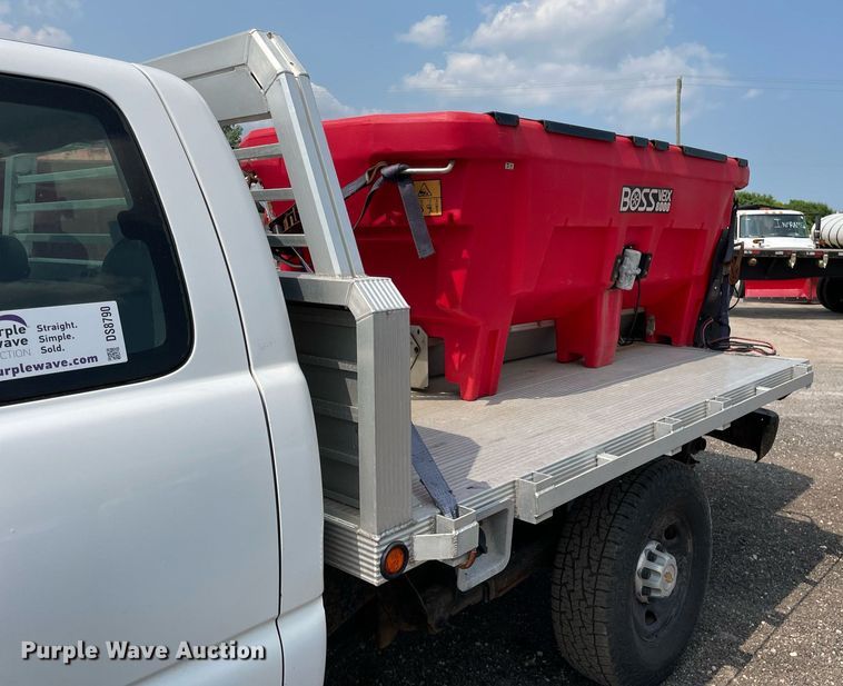 image for item DS8790 2004 Chevrolet Silverado 2500HD  Ext. Cab flatbed truck